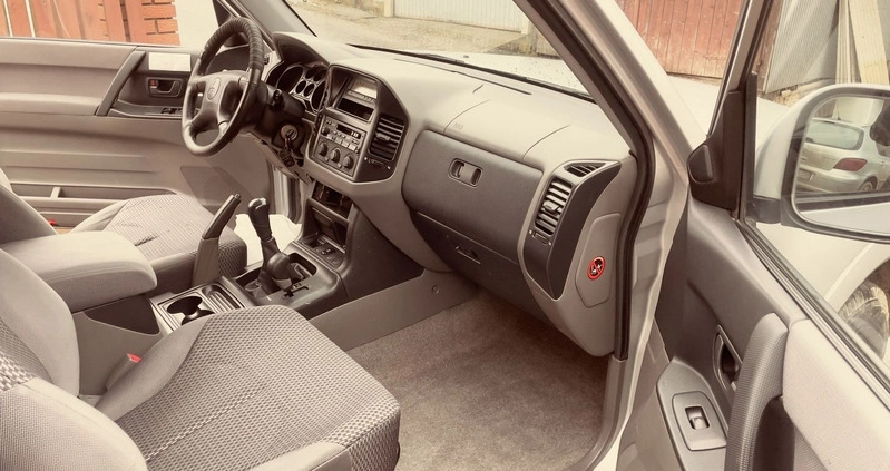 Mitsubishi Pajero cena 29999 przebieg: 268893, rok produkcji 2000 z Lipsko małe 137